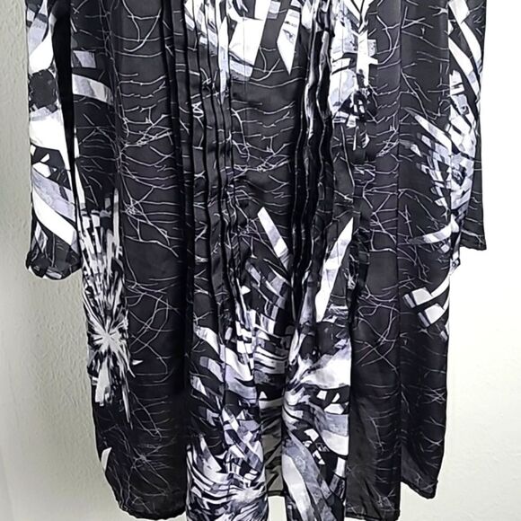 Lane Bryant Black & White Tunic Top, Size 14/16 - Picture 3 of 7